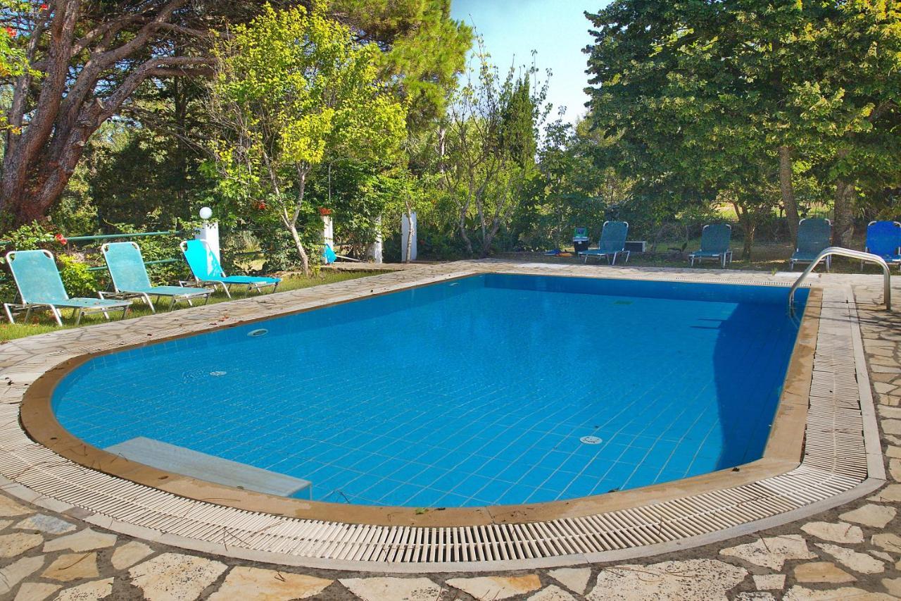 Villa Leda Karousádes Exterior foto